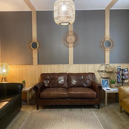 Bohobos Hostel Antibes Esterno foto