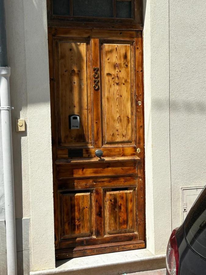 Bohobos Hostel Antibes Esterno foto