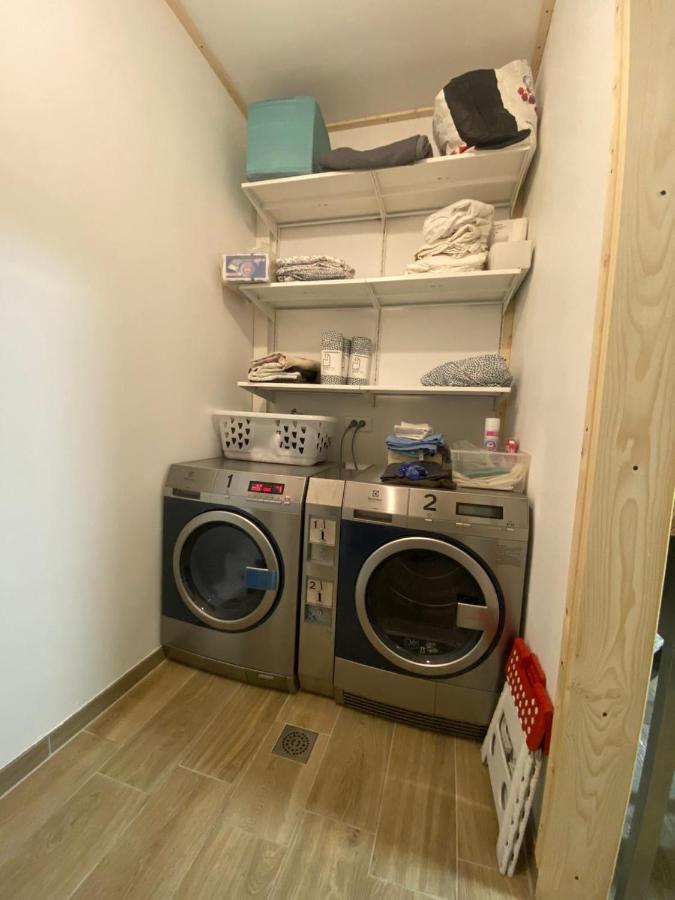 Bohobos Hostel Antibes Esterno foto