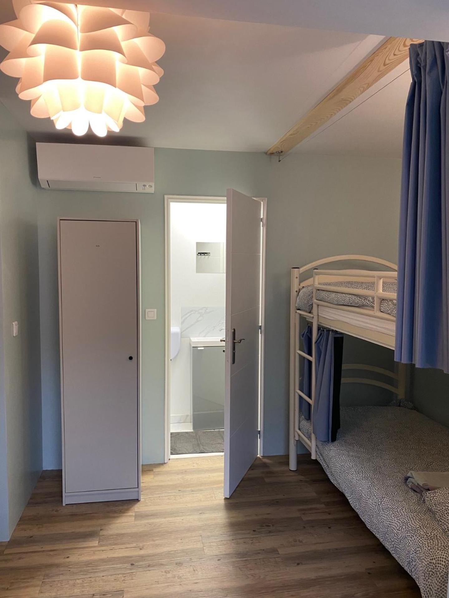 Bohobos Hostel Antibes Esterno foto