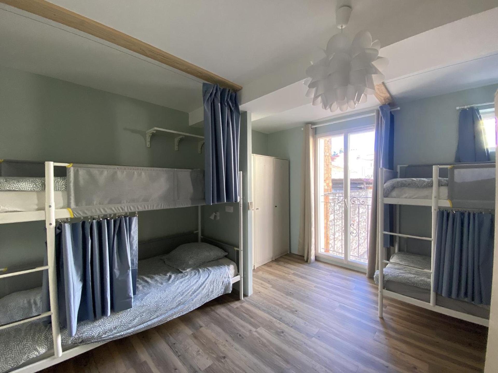Bohobos Hostel Antibes Esterno foto