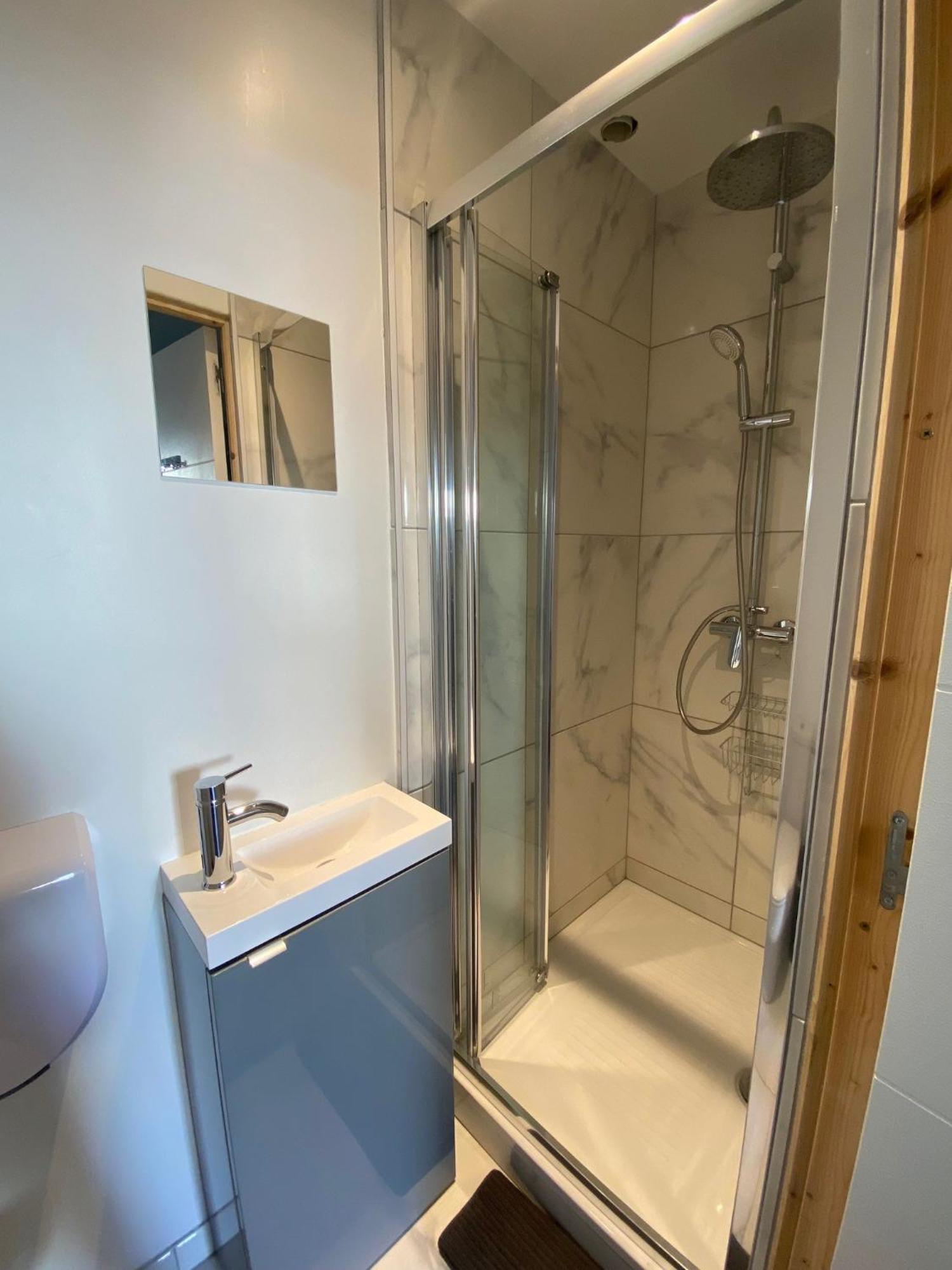 Bohobos Hostel Antibes Esterno foto